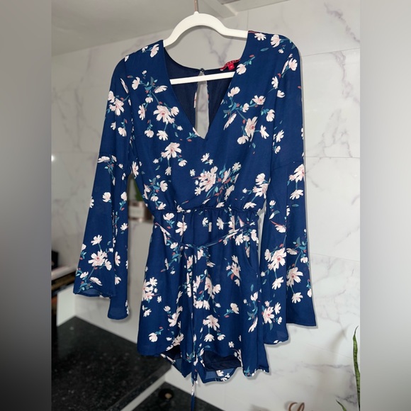 GUESS - XS Navy blue floral romper with long flared sleeves for a feminine feel - Picture 2 of 4